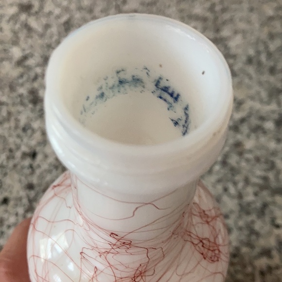 Hazel Atlas Red String Milk Glass Bottle - Picture 6 of 8